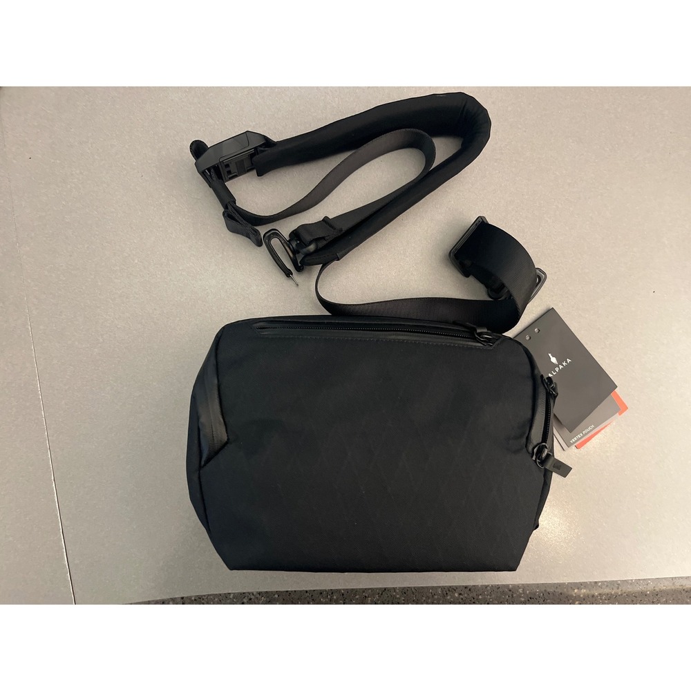 Alpaka Vertex Pouch black NWT tech organizer carryall travel utility